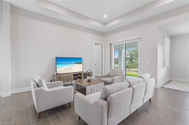 3607 SW 8th CT, Cape Coral, FL 33914