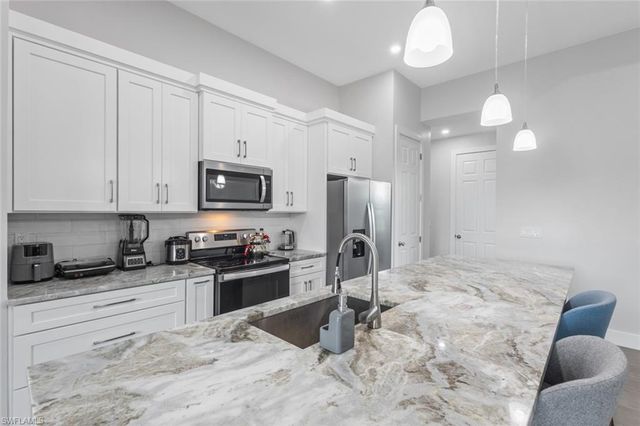 3607 SW 8th CT, Cape Coral, FL 33914