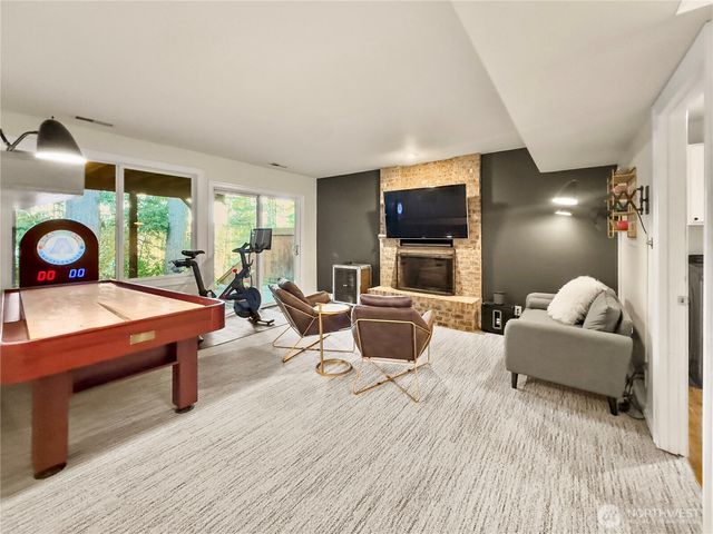 4017 239th Place SE, Sammamish, WA 98029