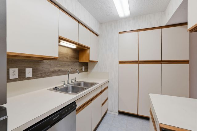 1433 Cedar Post Lane 40, Houston, TX 77055