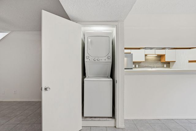 1433 Cedar Post Lane 40, Houston, TX 77055