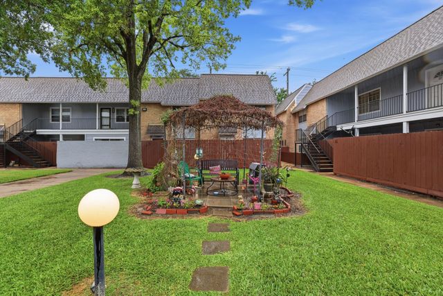 1433 Cedar Post Lane 40, Houston, TX 77055