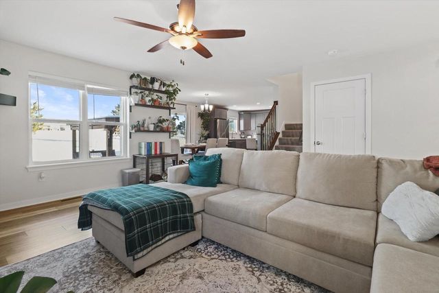 312 Big Bend WAY, Hartford, WI 53027