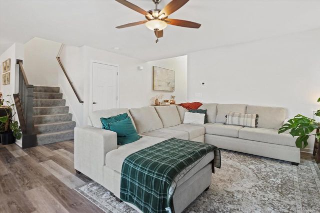 312 Big Bend WAY, Hartford, WI 53027