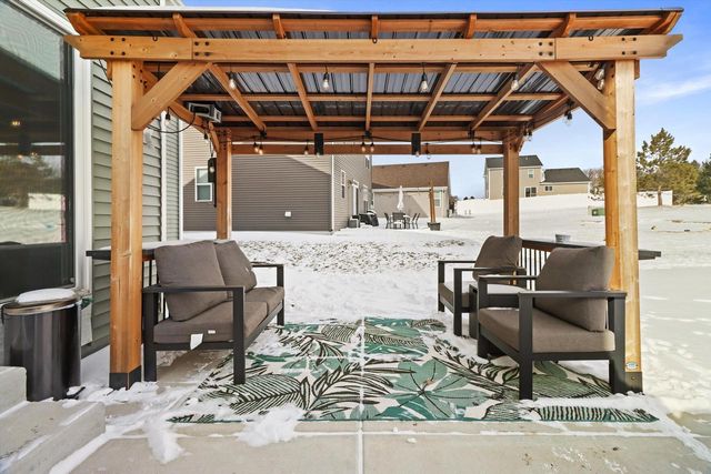 312 Big Bend WAY, Hartford, WI 53027