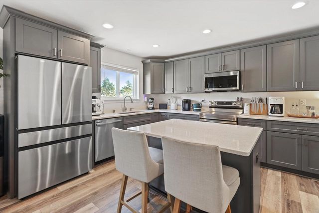 312 Big Bend WAY, Hartford, WI 53027