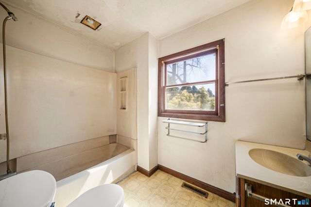 56 South River Street, Enfield, CT 06082