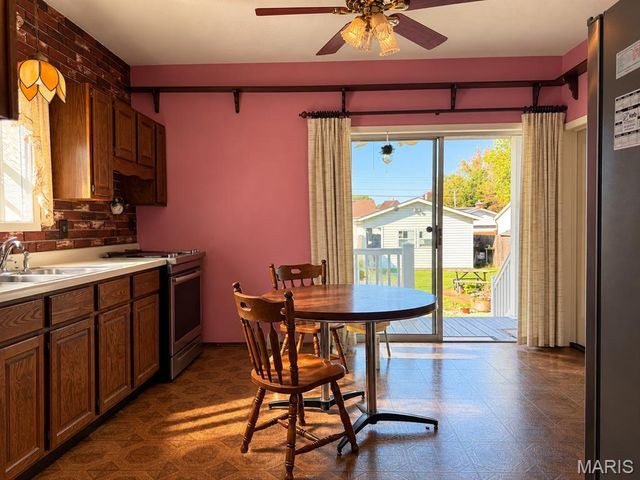 409 N Lincoln Avenue, O'fallon, IL 62269
