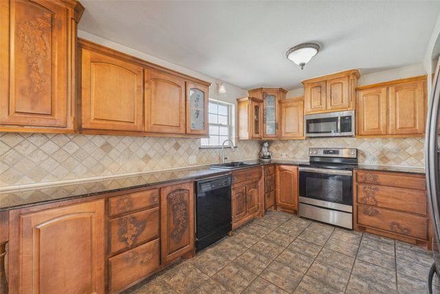 4933 Madella Street, Haltom City, TX 76117