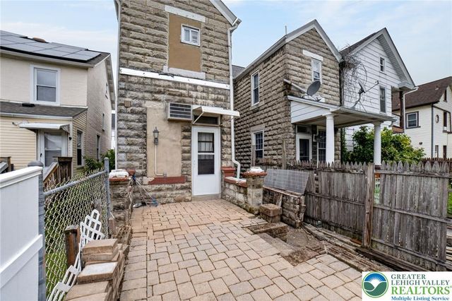 142 2nd Street, Catasauqua Boro, PA 18032