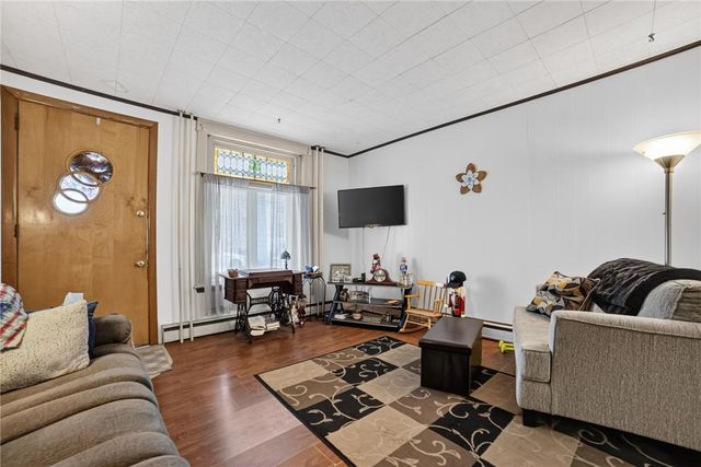 142 2nd Street, Catasauqua Boro, PA 18032