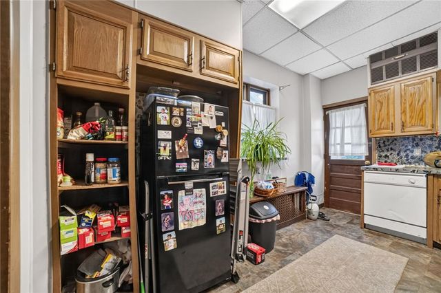 142 2nd Street, Catasauqua Boro, PA 18032