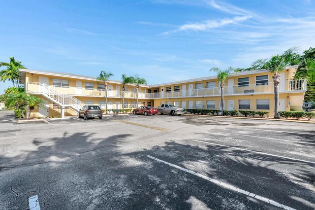 4050 NE 12th Terrace 38, Oakland Park, FL 33334