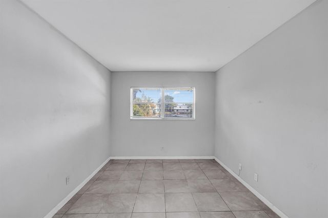 4050 NE 12th Terrace 38, Oakland Park, FL 33334