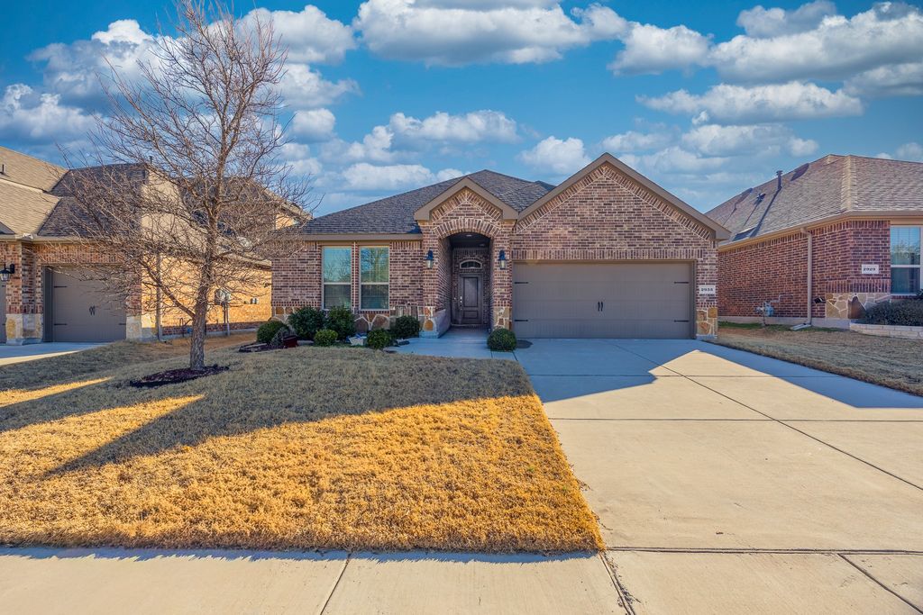 2933 Crossbow Lane, Celina, TX 75009