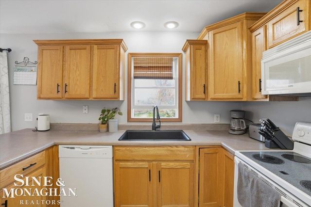 2024 Deer Meadow Lane, St Clair Twp, MI 48079