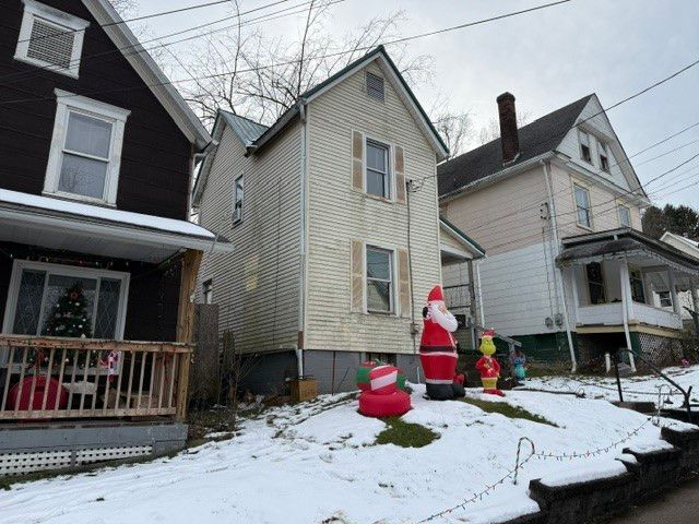 214 Cleveland St, City Of But Nw, PA 16001