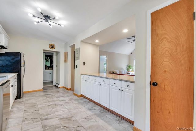 18 Richmond Hill Road, Sound Beach, NY 11789
