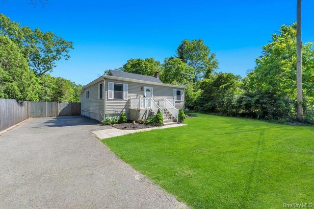 18 Richmond Hill Road, Sound Beach, NY 11789