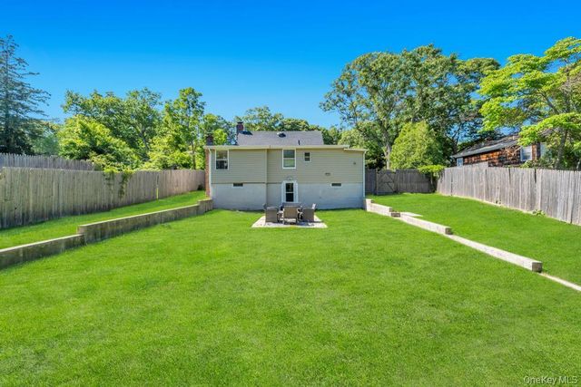 18 Richmond Hill Road, Sound Beach, NY 11789