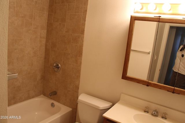 1330 W ELNA RAE Street, Tempe, AZ 85281