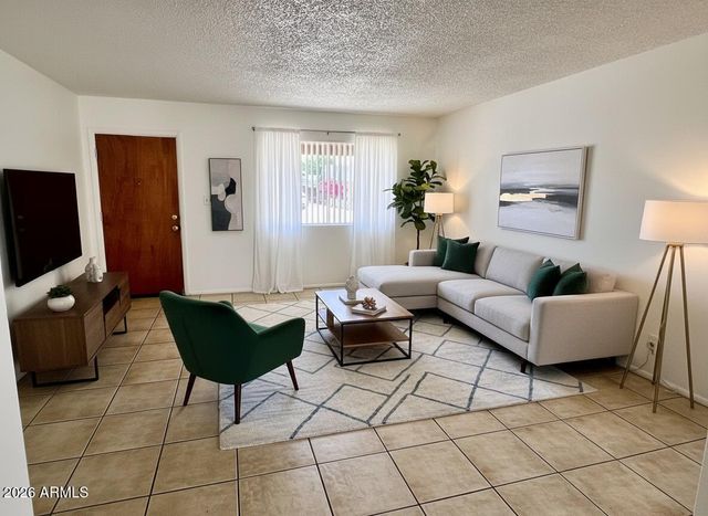 1330 W ELNA RAE Street, Tempe, AZ 85281