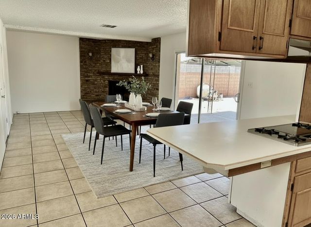 1330 W ELNA RAE Street, Tempe, AZ 85281