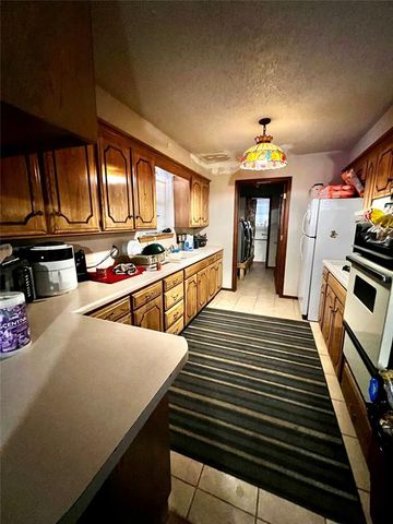 4004 Terry Way, Del City, OK 73115