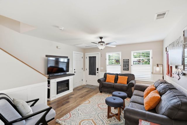 204 Emmett Dr, White House, TN 37188