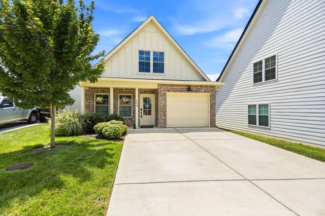 204 Emmett Dr, White House, TN 37188