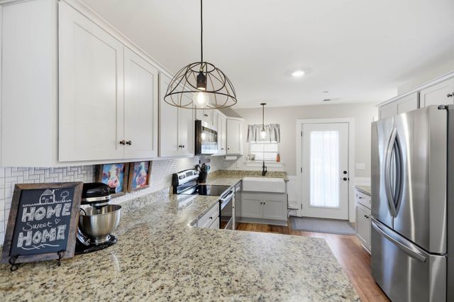 204 Emmett Dr, White House, TN 37188