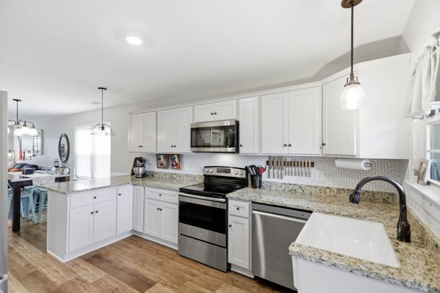 204 Emmett Dr, White House, TN 37188