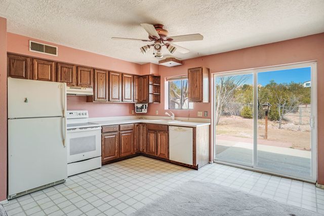 6506 Hoochaneetsa Boulevard, Cochiti Lake, NM 87083