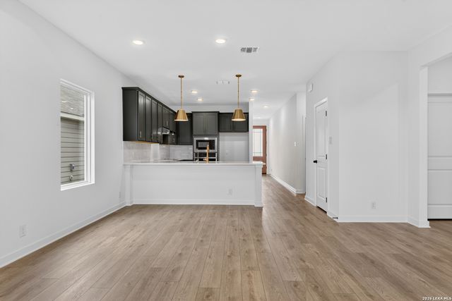 127 Peeps Ct., Adkins, TX 78101