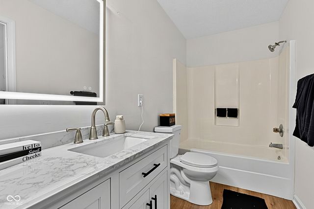11532 Glenn Abbey Lane, Indianapolis, IN 46235