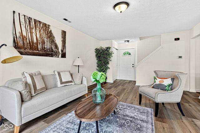 11532 Glenn Abbey Lane, Indianapolis, IN 46235