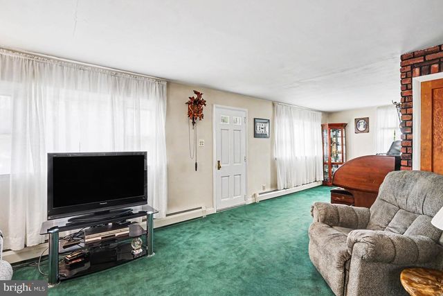 484 FRUIT FARM RD, Royersford, PA 19468