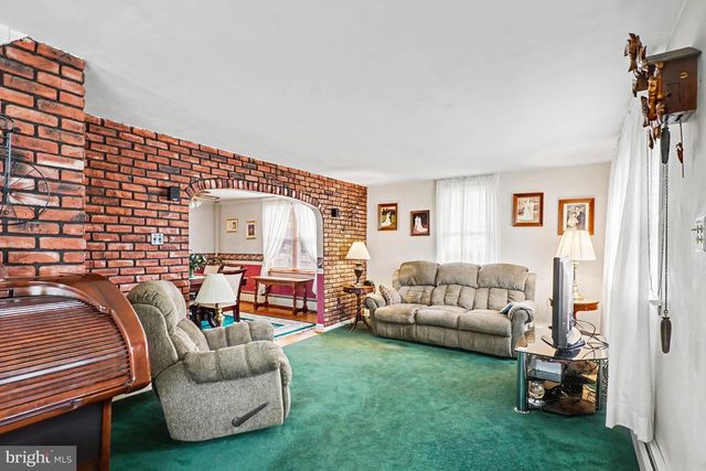484 FRUIT FARM RD, Royersford, PA 19468