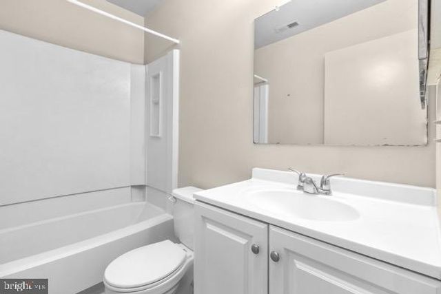 1602 WOODHOLLOW DR, Marlton, NJ 08053