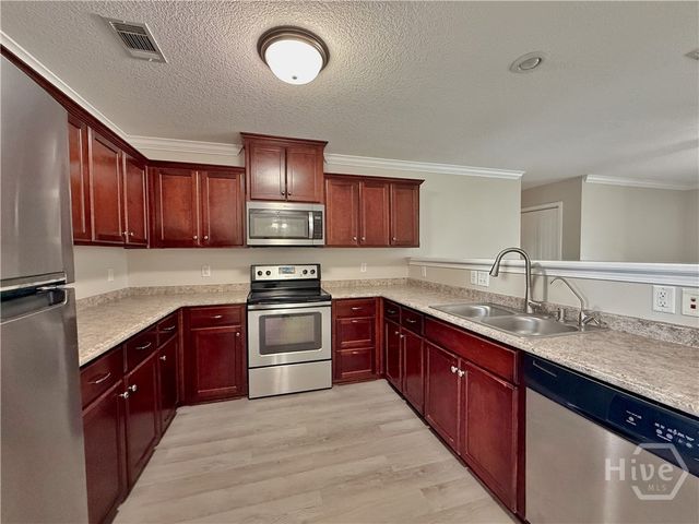 217 Guyett Avenue, Hinesville, GA 31313