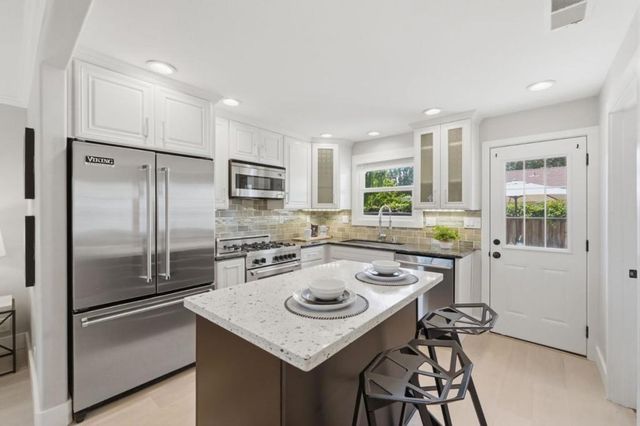 207 E Rincon Avenue, Campbell, CA 95008