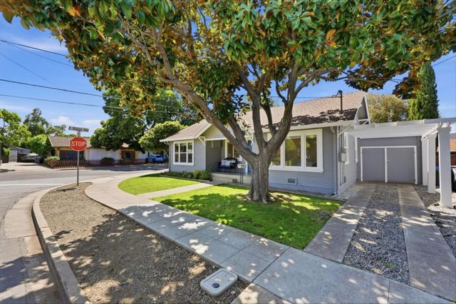 207 E Rincon Avenue, Campbell, CA 95008