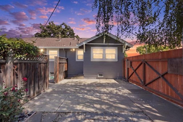 207 E Rincon Avenue, Campbell, CA 95008