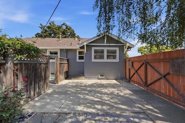 207 E Rincon Avenue, Campbell, CA 95008