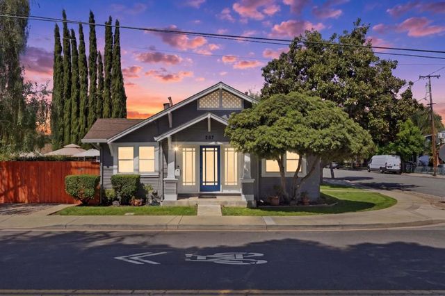 207 E Rincon Avenue, Campbell, CA 95008