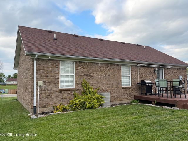 108 Pecan Dr, Bardstown, KY 40004