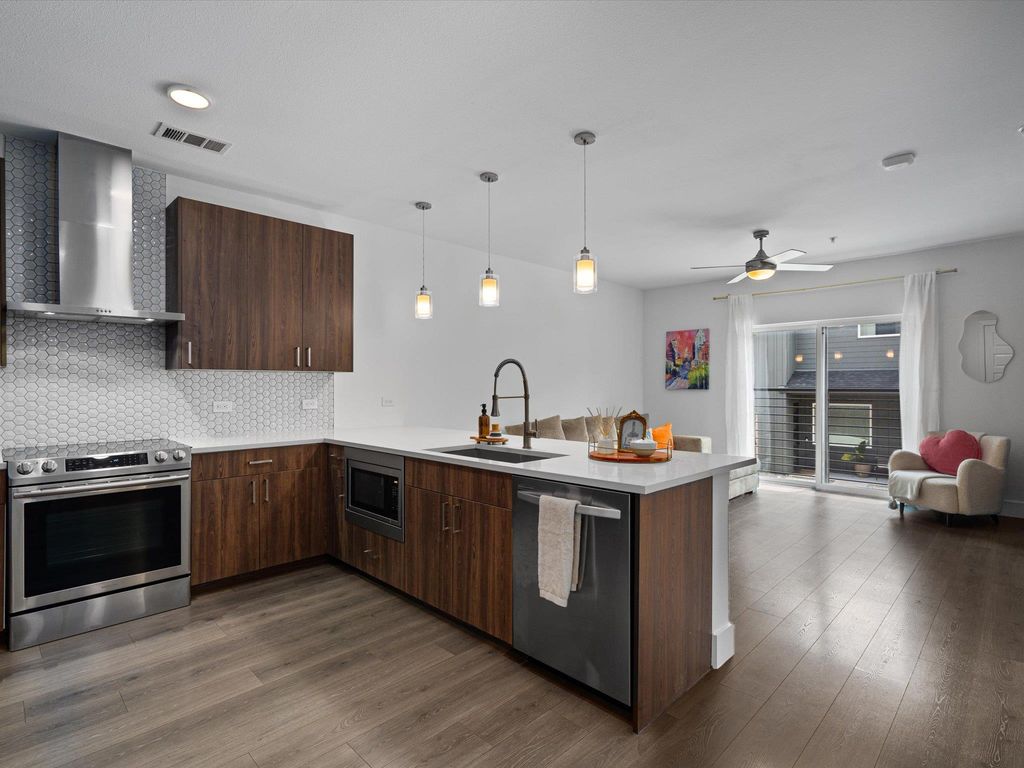 2213 Poquito ST 122, Austin, TX 78722