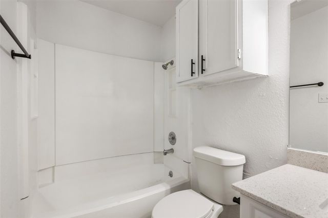 923 E 41st ST 201, Austin, TX 78751