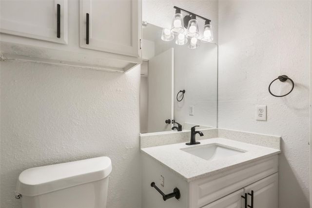 923 E 41st ST 201, Austin, TX 78751