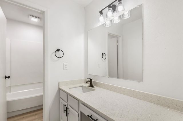 923 E 41st ST 201, Austin, TX 78751